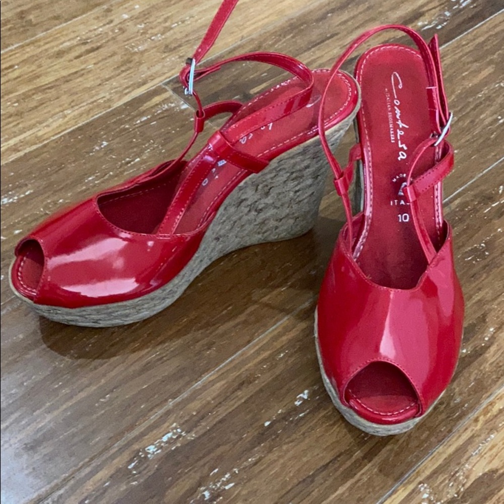 Red wedges